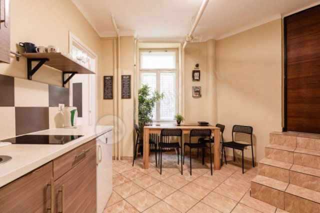 Kiadó téglalakás, albérlet, VI. kerületben, Révay közben