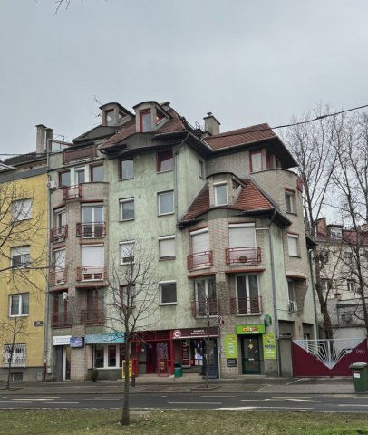 Eladó téglalakás, Budapesten, XI. kerületben, Karolina úton