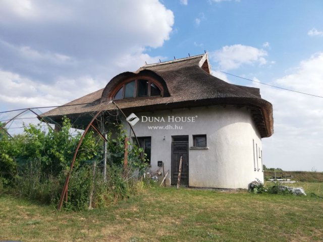 Eladó mezogazdasagi ingatlan, Tiszasülyön 435 M Ft
