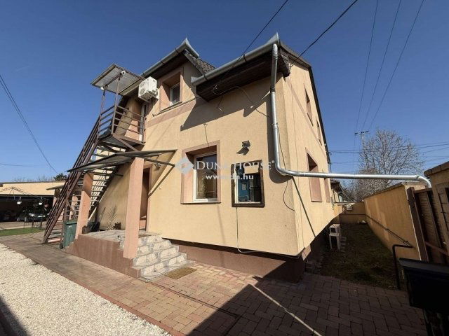 Eladó családi ház, Vecsésen 56.9 M Ft, 2 szobás