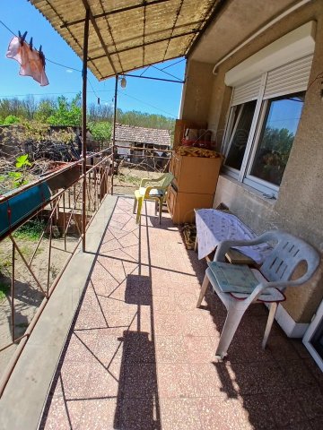Eladó családi ház, Bakonykoppányban 38 M Ft, 2 szobás