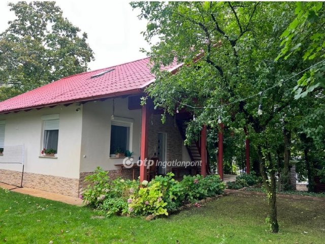 Eladó családi ház, Ráckevén 199 M Ft, 2 szobás