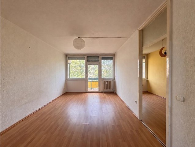 Eladó téglalakás, Budapesten, XX. kerületben, Helsinki úton