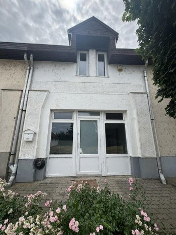 Eladó üzlethelyiség, Tiszafüreden 37 M Ft, 3 szobás