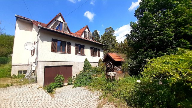 Eladó családi ház, Káván 67.9 M Ft, 6 szobás