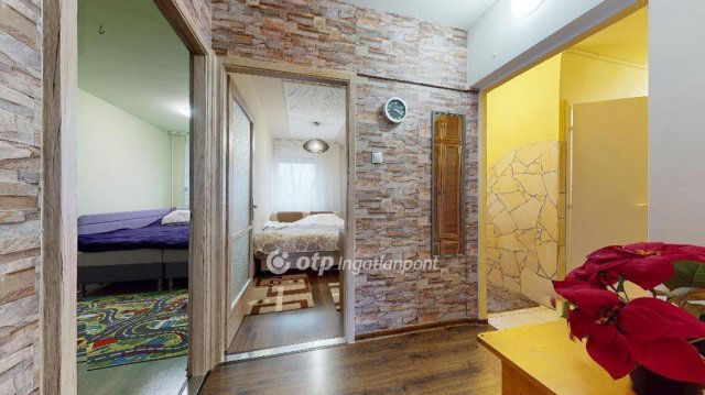 Eladó panellakás, Nyíregyházán 48 M Ft, 2+1 szobás