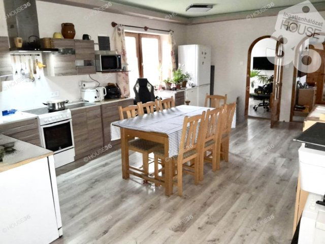 Eladó családi ház, Kecskeméten 69.99 M Ft, 4 szobás