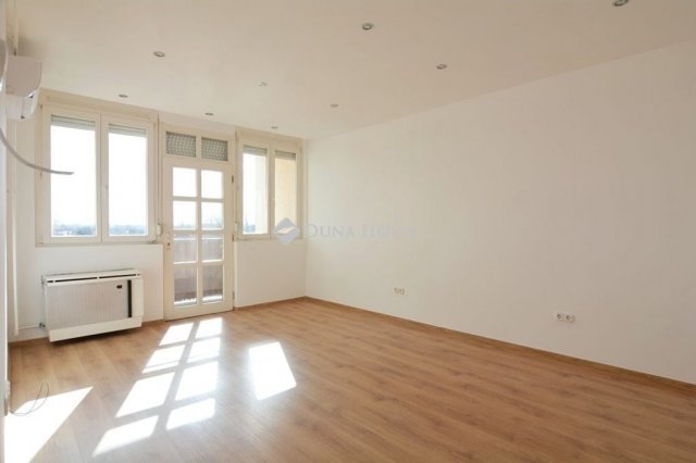 Eladó téglalakás, Kecskeméten 54.99 M Ft, 2 szobás