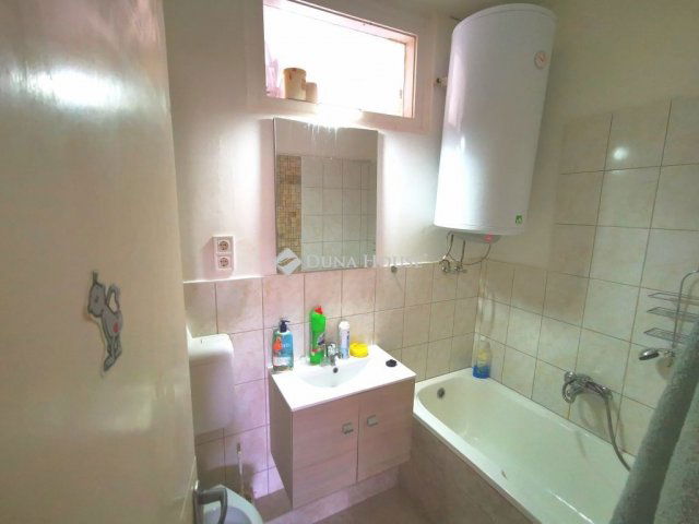 Kiadó téglalakás, albérlet, Táton 155 E Ft / hó, 2 szobás