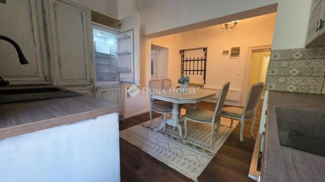 Eladó téglalakás, Kőszegen 51.9 M Ft, 3 szobás