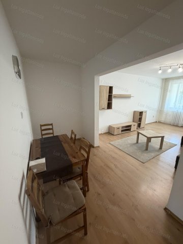 Kiadó panellakás, albérlet, Tatabányán 150 E Ft / hó, 2 szobás