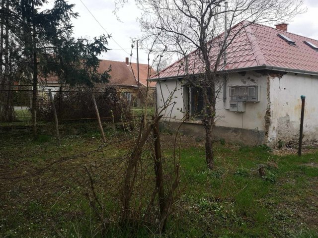 Eladó családi ház, Káptalanfán 7.99 M Ft, 2 szobás