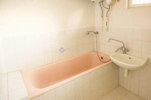 Eladó ikerház, Debrecenben 69 M Ft, 4 szobás