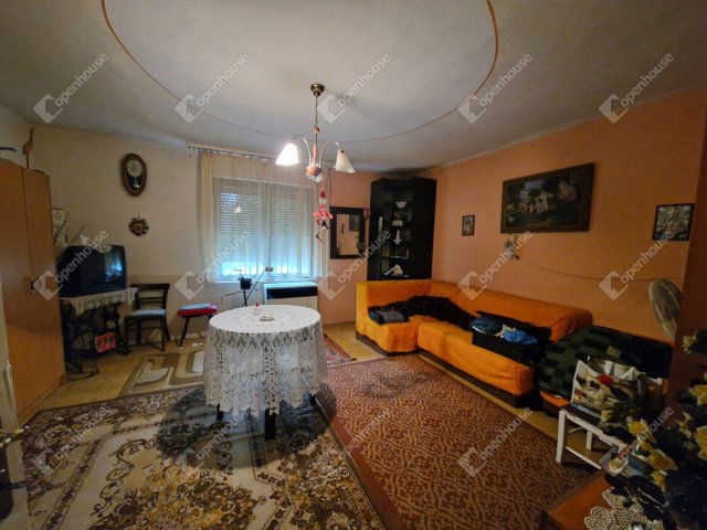 Eladó családi ház, Ászáron 24.9 M Ft, 2 szobás
