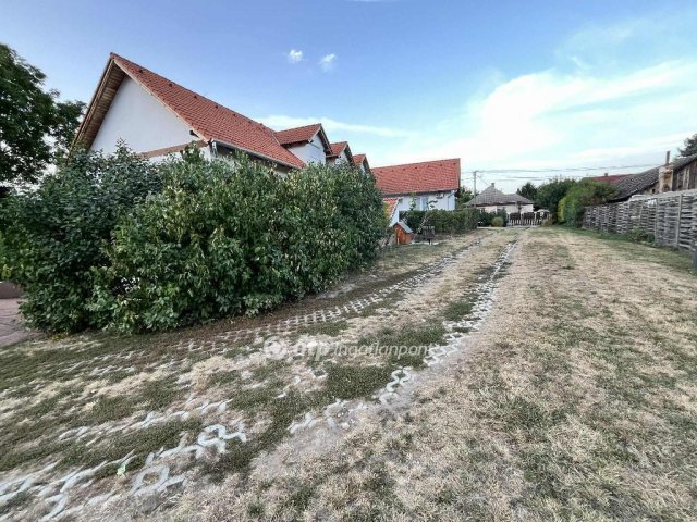 Eladó családi ház, Nagyvenyimen 149 M Ft, 7 szobás