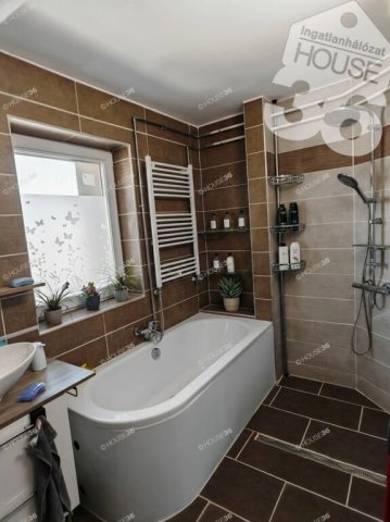 Eladó családi ház, Kecskeméten 95 M Ft, 4 szobás