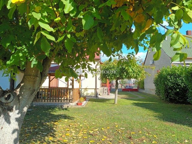 Eladó családi ház, Székesfehérvárott 83 M Ft, 4 szobás