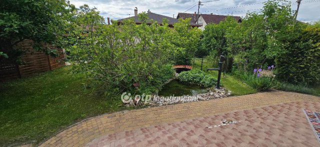 Eladó családi ház, Debrecenben 131.9 M Ft, 6 szobás