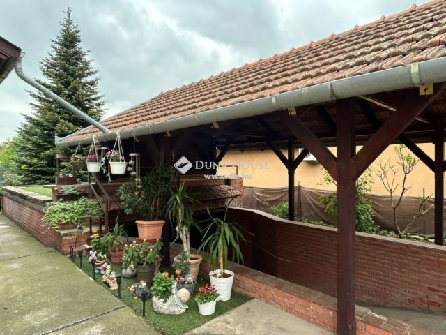 Eladó családi ház, Pilisen 95 M Ft, 6 szobás