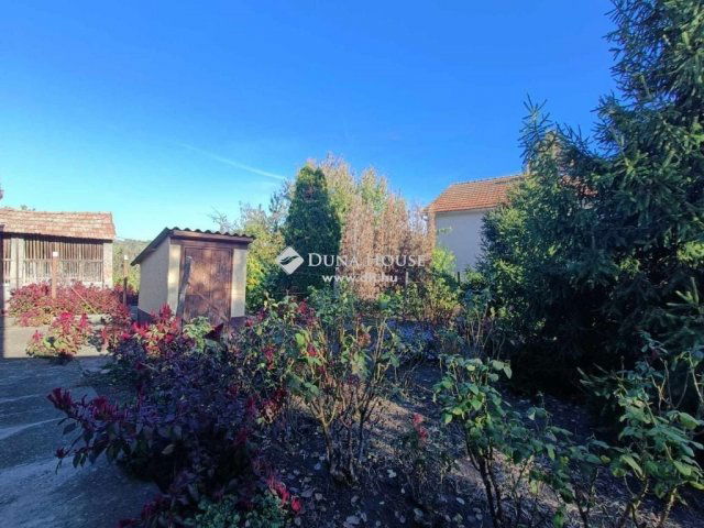 Eladó családi ház, Tiszaalpáron 23.99 M Ft, 4 szobás