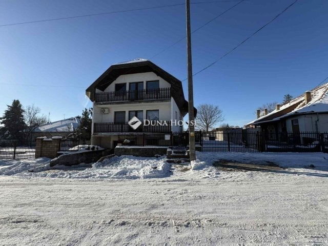 Eladó családi ház, Ócsán 84.9 M Ft, 5 szobás