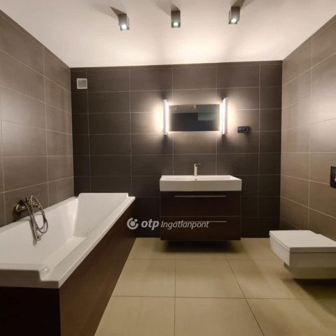 Eladó családi ház, Budapesten, XII. kerületben 549.9 M Ft