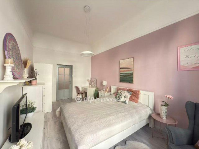 Eladó téglalakás, Budapesten, VII. kerületben 67.9 M Ft