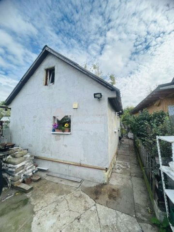 Eladó családi ház, Szigetszentmiklóson 22.9 M Ft, 3 szobás