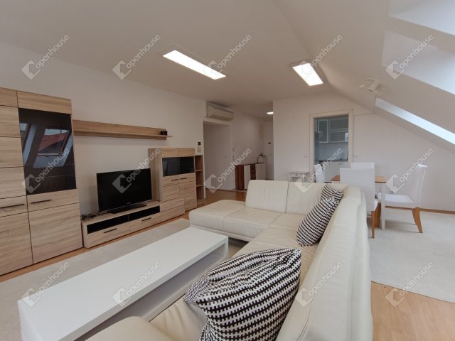 Eladó téglalakás, Sopronban 89.9 M Ft, 4 szobás