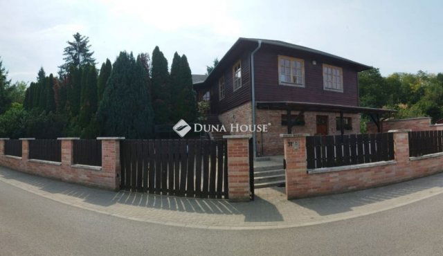 Eladó családi ház, Gombán 183 M Ft, 7 szobás