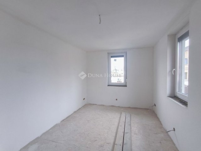 Eladó téglalakás, Budapesten, XVII. kerületben 134.9 M Ft