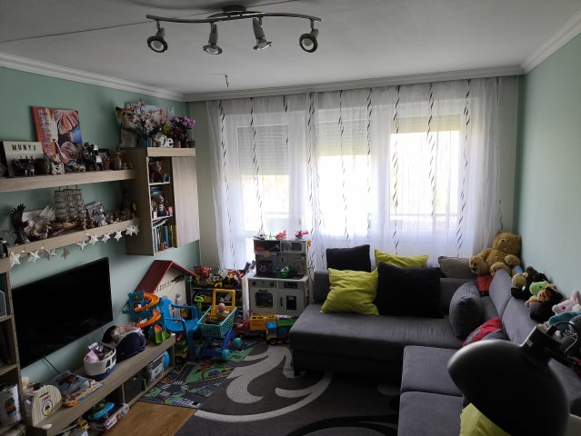 Eladó panellakás, Debrecenben, Derék utcában 58.5 M Ft