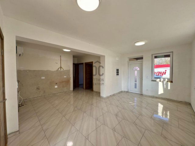 Eladó családi ház, Csurgón 42.99 M Ft, 4 szobás