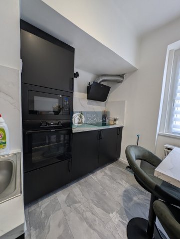 Eladó téglalakás, Kazincbarcikán, Béke téren 26.9 M Ft