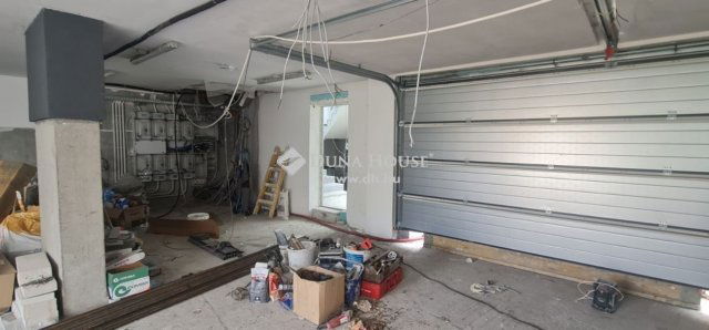 Eladó családi ház, Budapesten, XV. kerületben 800 M Ft