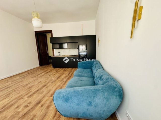 Eladó téglalakás, Budapesten, VI. kerületben 99.9 M Ft, 2 szobás