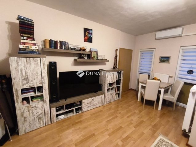 Eladó téglalakás, Budapesten, VIII. kerületben 78 M Ft, 2 szobás