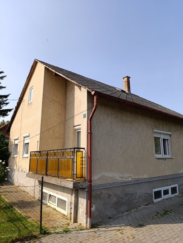 Eladó családi ház, Hajmáskéren 62.9 M Ft, 3 szobás