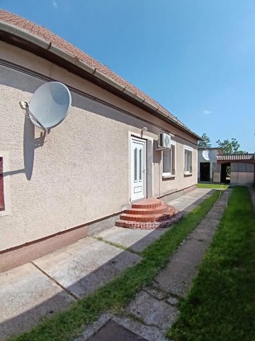 Eladó családi ház, Kisteleken 48.5 M Ft, 2 szobás