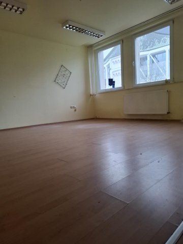 Kiadó üzlethelyiség, Nyíregyházán 285 E Ft / hó, 3 szobás