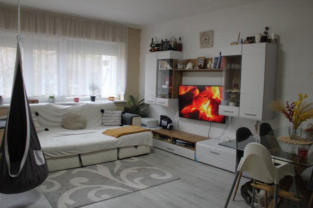 Eladó téglalakás, Sopronban 82 M Ft, 2 szobás