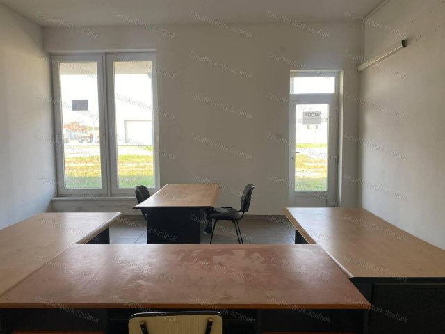 Kiadó ipari ingatlan, Szolnokon 500 E Ft / hó, 15 szobás