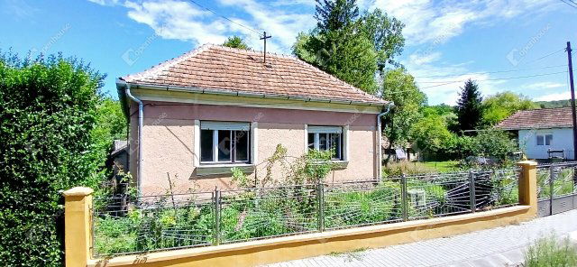 Eladó családi ház, Alsónemesapátiban 27.9 M Ft, 3 szobás