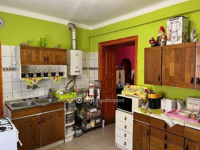 Eladó téglalakás, Egerben 30.9 M Ft, 2 szobás