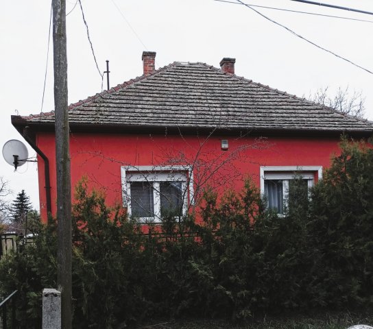 Eladó családi ház, Szolnokon 18.5 M Ft, 3 szobás