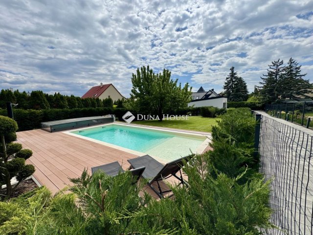 Eladó téglalakás, Balatonfüreden 320 M Ft, 4 szobás