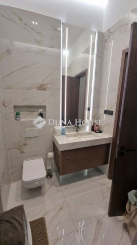 Eladó téglalakás, Budapesten, V. kerületben 234.9 M Ft, 3 szobás