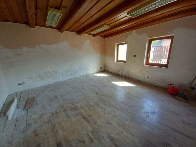 Eladó családi ház, Győrött 48 M Ft, 6 szobás