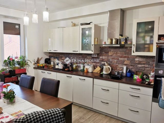 Kiadó téglalakás, albérlet, Kecskeméten 240 E Ft / hó
