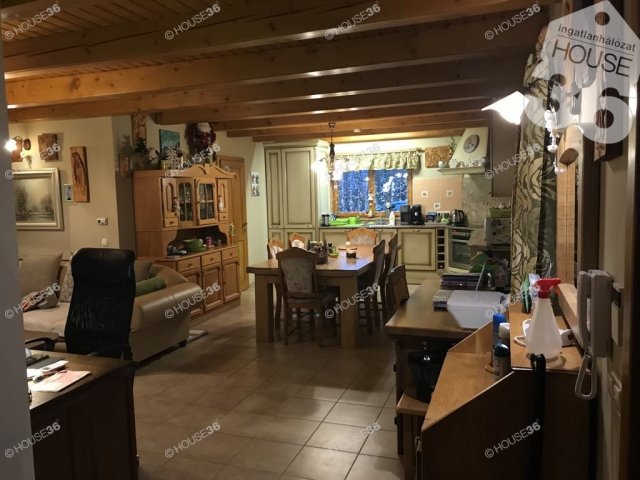 Eladó családi ház, Kocséren 125 M Ft, 5 szobás